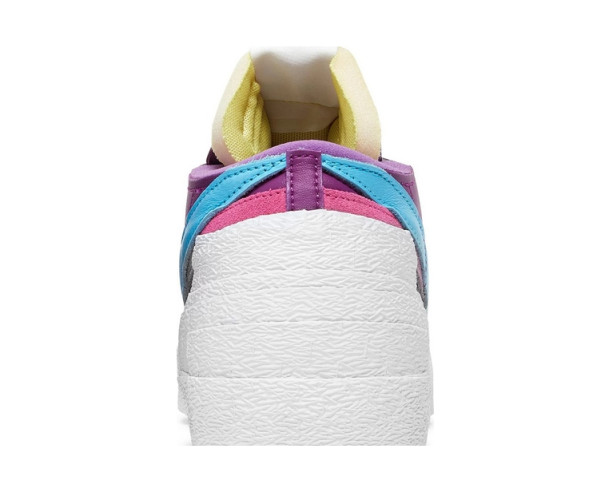 Унисекс кроссовки Nike KAWS x sacai x Blazer Low 'Purple Dusk'