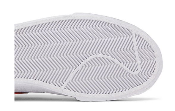 Унисекс кроссовки Nike KAWS x sacai x Blazer Low 'Team Red'