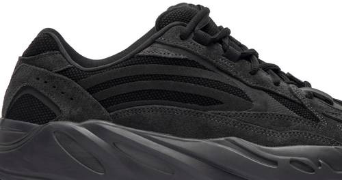 Женские кроссовки Adidas Yeezy Boost Boost 700 V2 Vanta