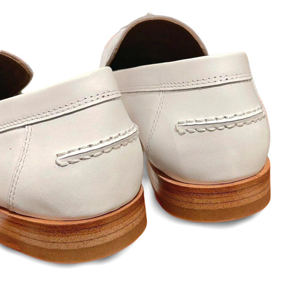 Женские лоферы Hermes Loafers White