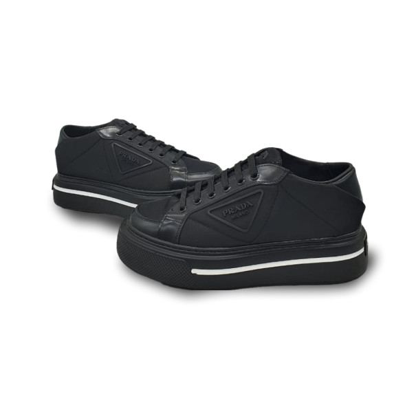 Женские кроссовки Prada Macro Black