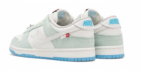 Женские кроссовки Nike Wmns Dunk Low LX Year Of The Dragon