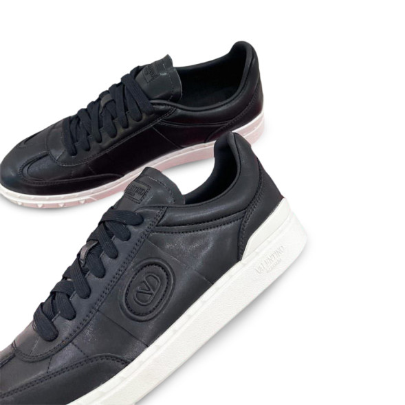 Женские кроссовки Valentino Sneakers Leather Black