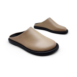 JW Anderson Flip-flops Chocolate