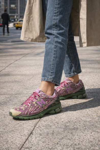 Женские кроссовки New Balance 1906R &amp; Jack Harlow Rose Runner