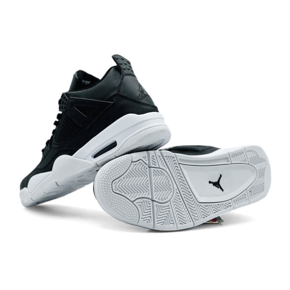 Унисекс кроссовки Nike Air Jordan 4 Retro Black/White