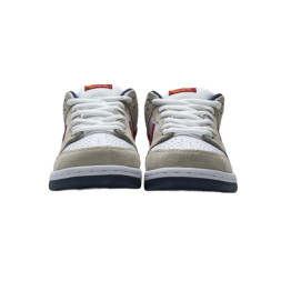 Nike Dunk SB Low Crimson