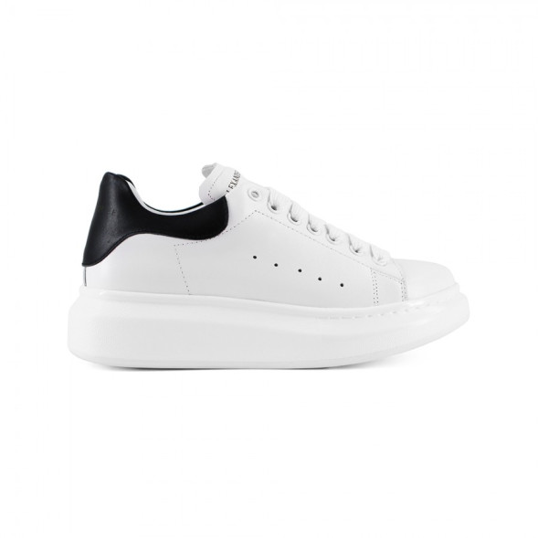 Женские кроссовки Alexander McQueen Luxe Monochrome Leather