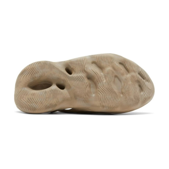 Унисекс кроссовки для бега Adidas Yeezy Foam Rnnr Stone Sage