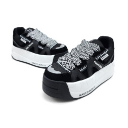 Naked Wolfe Slide Black/White