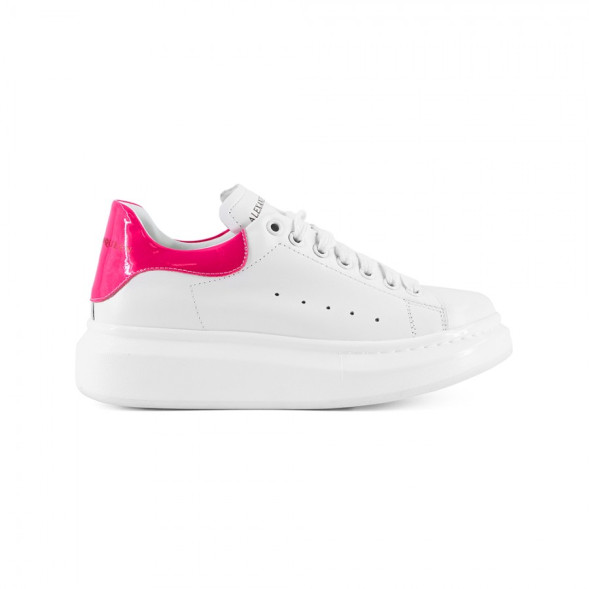 Женские кроссовки Alexander McQueen Luxe Fuchsia Patent