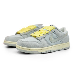 Nike SB Dunk Low Suede Grey