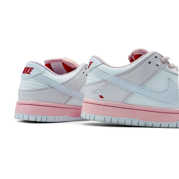 Женские кроссовки Nike SB Dunk Low White Coral
